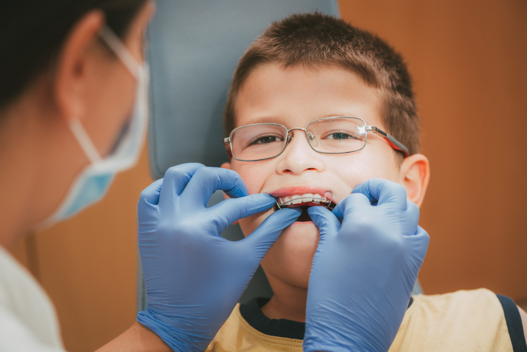 Съемные ортодонтические аппараты и детские съемные зубные протезы